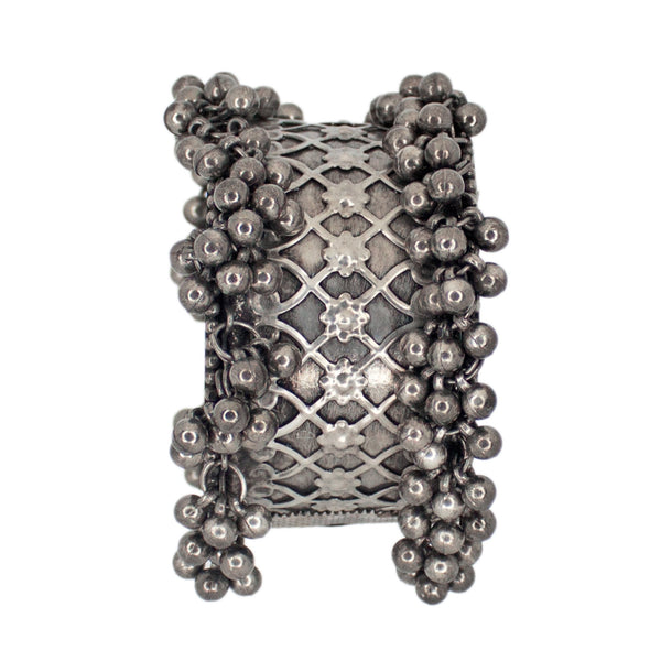 Abhinn Designer Black Polished Floral Design Free Size Ghungroo Bangle For Women