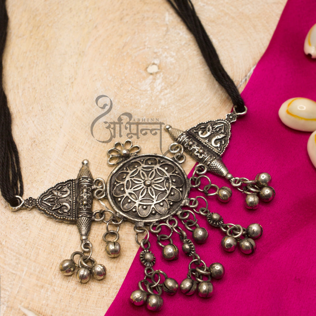 Abhinn Silver Oxidised Floral Design Choker With Gungroo For Women Online