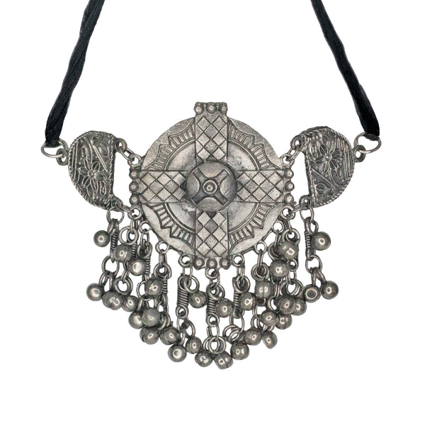 Abhinn Trendy Oxidised Antique Finish Floral Design Choker Set For Women