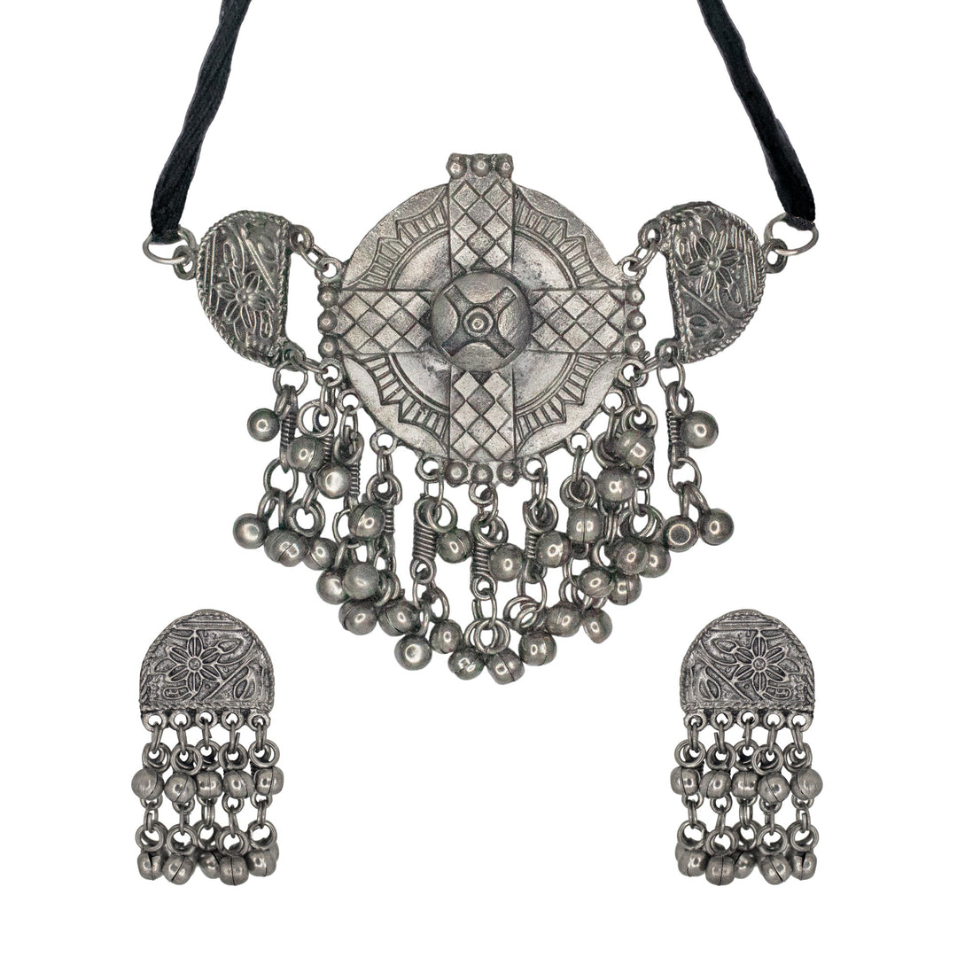 Abhinn Trendy Oxidised Antique Finish Floral Design Choker Set For Women