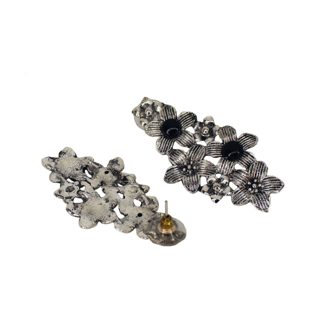 Abhinn Silver Oxidised Black Floral Design Hasli Necklace Set For Women