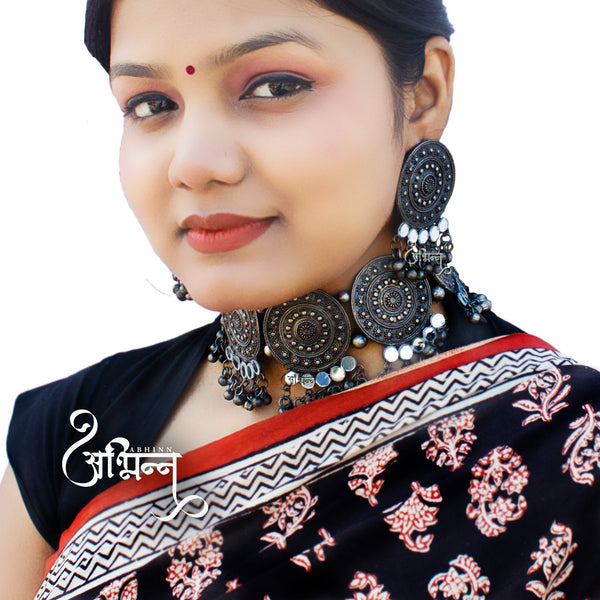 Abhinn Black Polish Temple Design With Mirror For Necklace Set Women