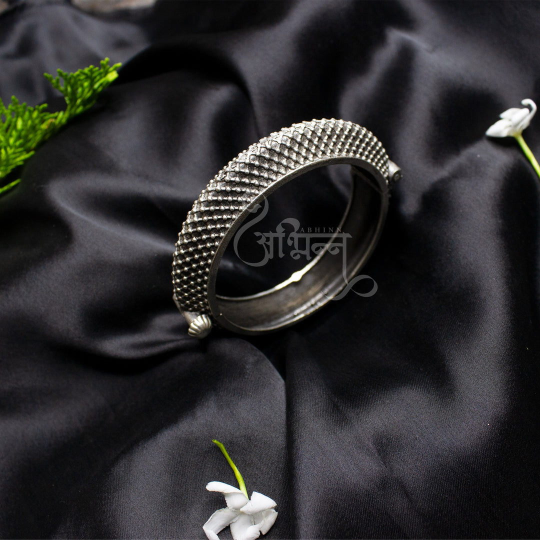 Abhinn Silver Lookalike Temple Design Rajasthani Kada For Girls